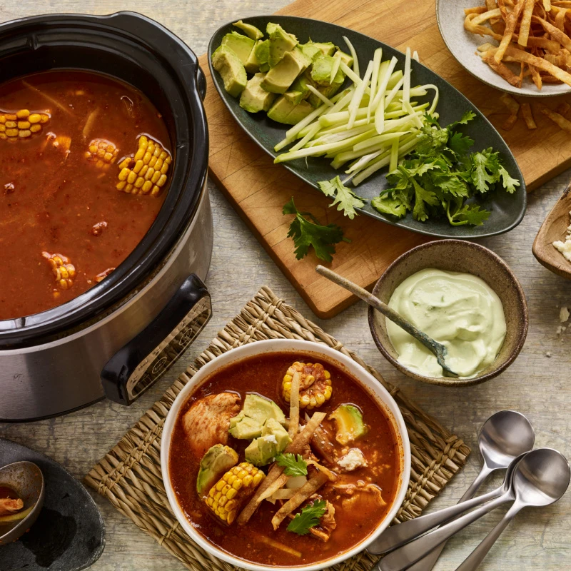 Supă hot pot Puebla cu cremă de avocado