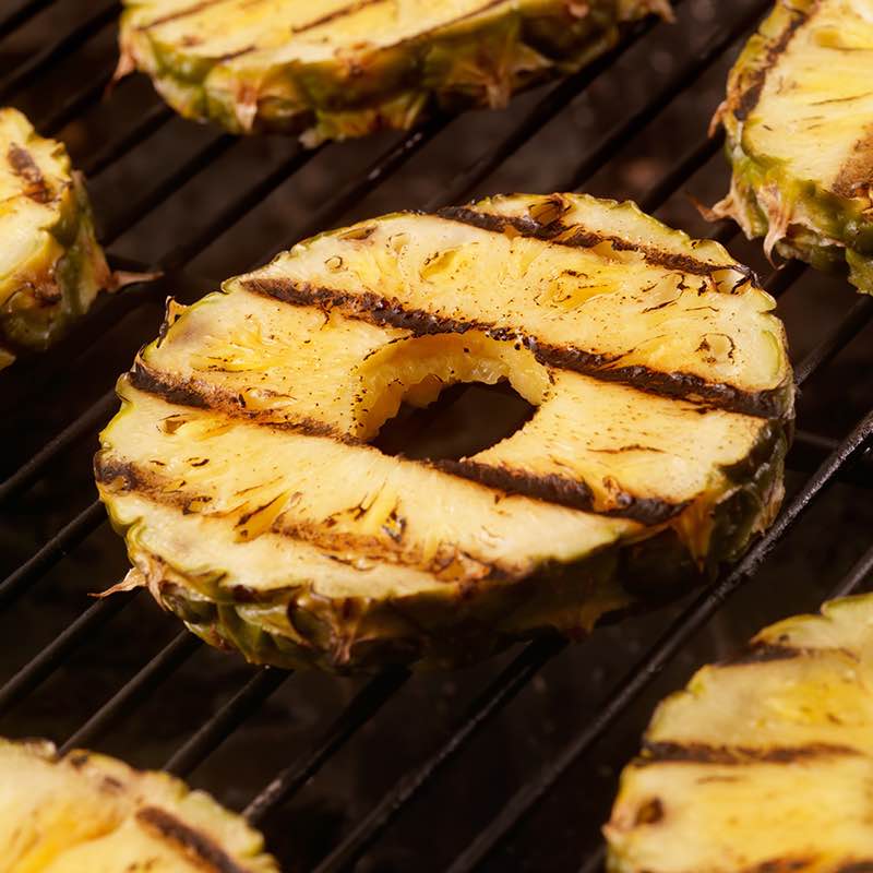 ananas_la_gratar_cu_scortisoara_800