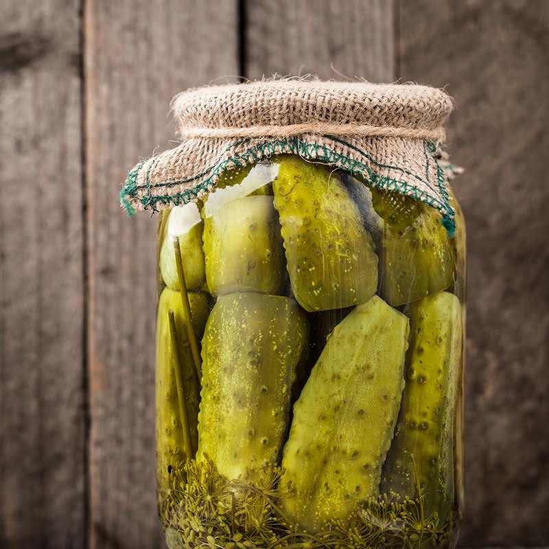 Castraveciori murați la borcan