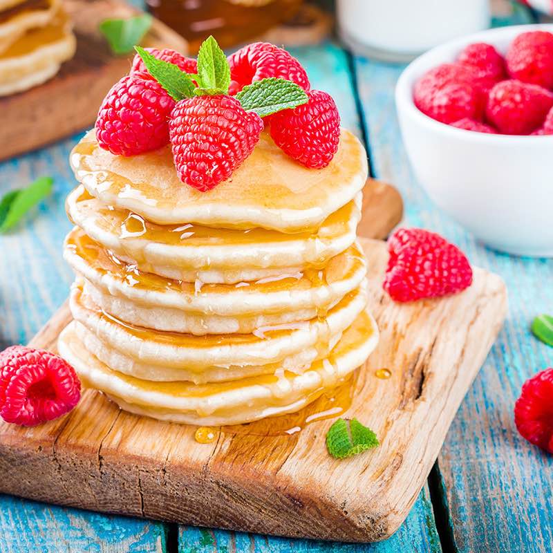 pancakes_cu_scortisoara_si_zmeura_800