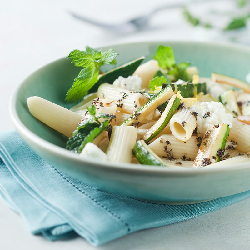 salata_cu_paste_si_zucchini_800