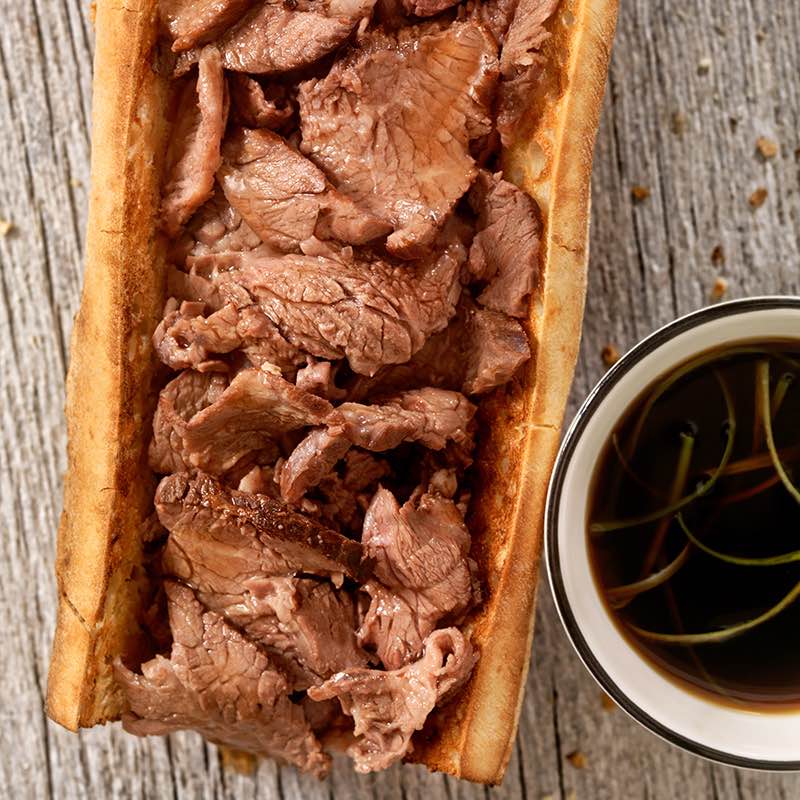 sandvisuri_americane_cu_friptura_si_whiskey_800