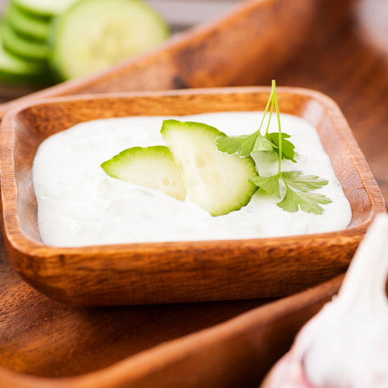 Sos de iaurt cu usturoi