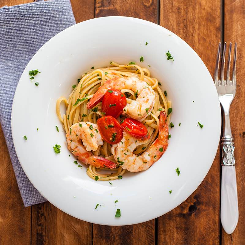 spaghete_cu_fructe_de_mare_si_rosii_800