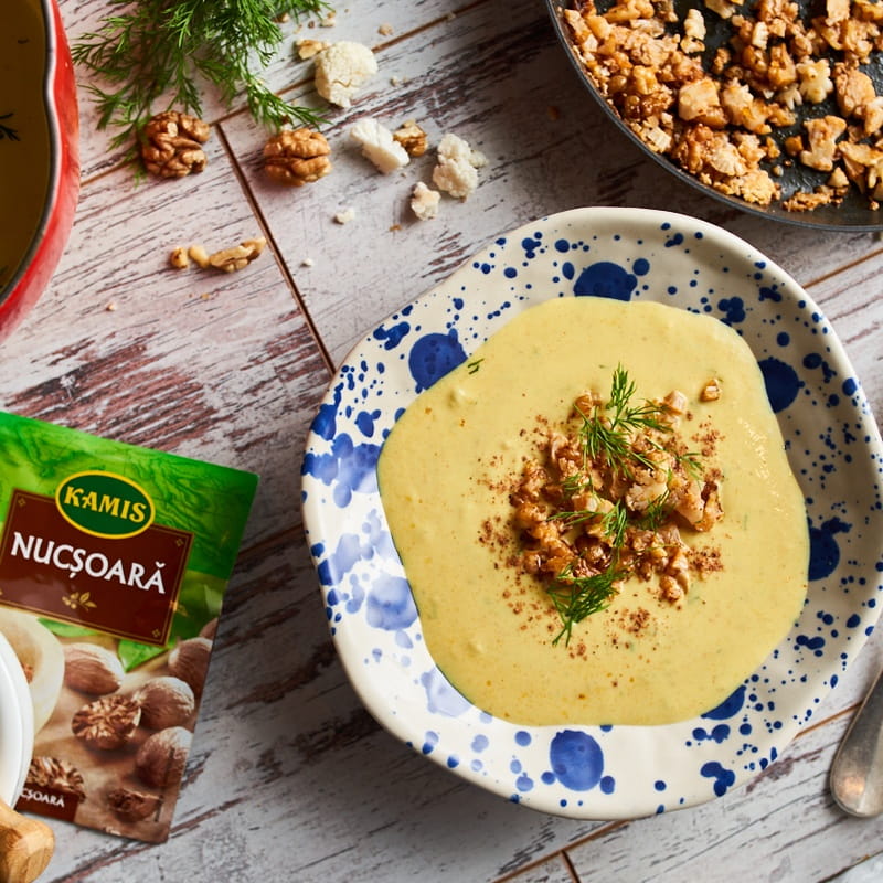 Supa_de_conopida_cu_topping_crocant_800